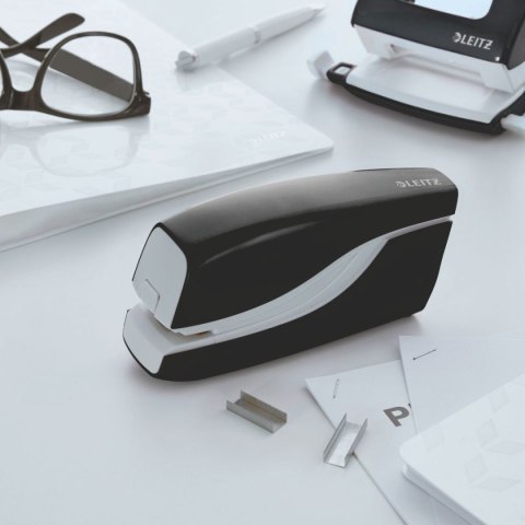 Zszywacz elektryczny Leitz Wow (55660095) Zszywacz elektryczny Leitz Wow (55660095)