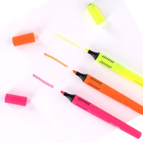 Zakreślacz Strigo NEON trójkątny 5905658810313, mix 3,0mm (SSC350) Zakreślacz Strigo NEON trójkątny 5905658810313, mix 3,0mm (SSC350)