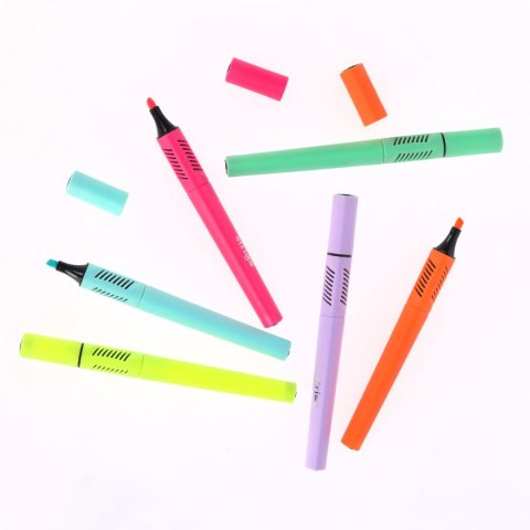 Zakreślacz Strigo NEON trójkątny 5905658810313, mix 3,0mm (SSC350) Zakreślacz Strigo NEON trójkątny 5905658810313, mix 3,0mm (SSC350)