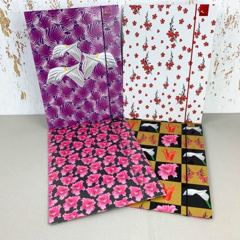 Teczka kartonowa na gumkę flowers z gumką a4 A4 Ev-corp (7000) Teczka kartonowa na gumkę flowers z gumką a4 A4 Ev-corp (7000)