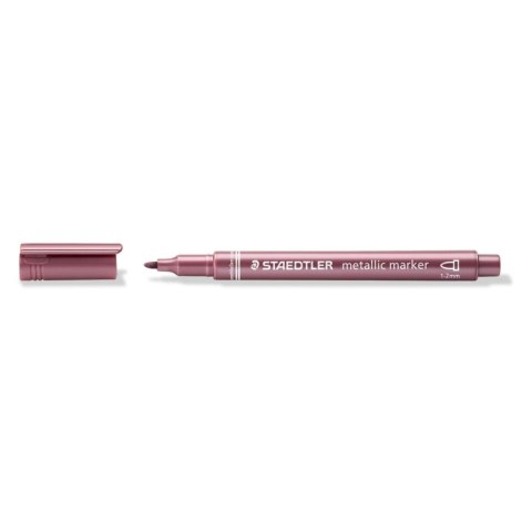 Marker permanentny Staedtler metaliczny, czerwone 1,0-2,0mm okrągła końcówka (8323-81) Marker permanentny Staedtler metaliczny, czerwone 1,0-2,0mm okrągła końcówka (8323-81)